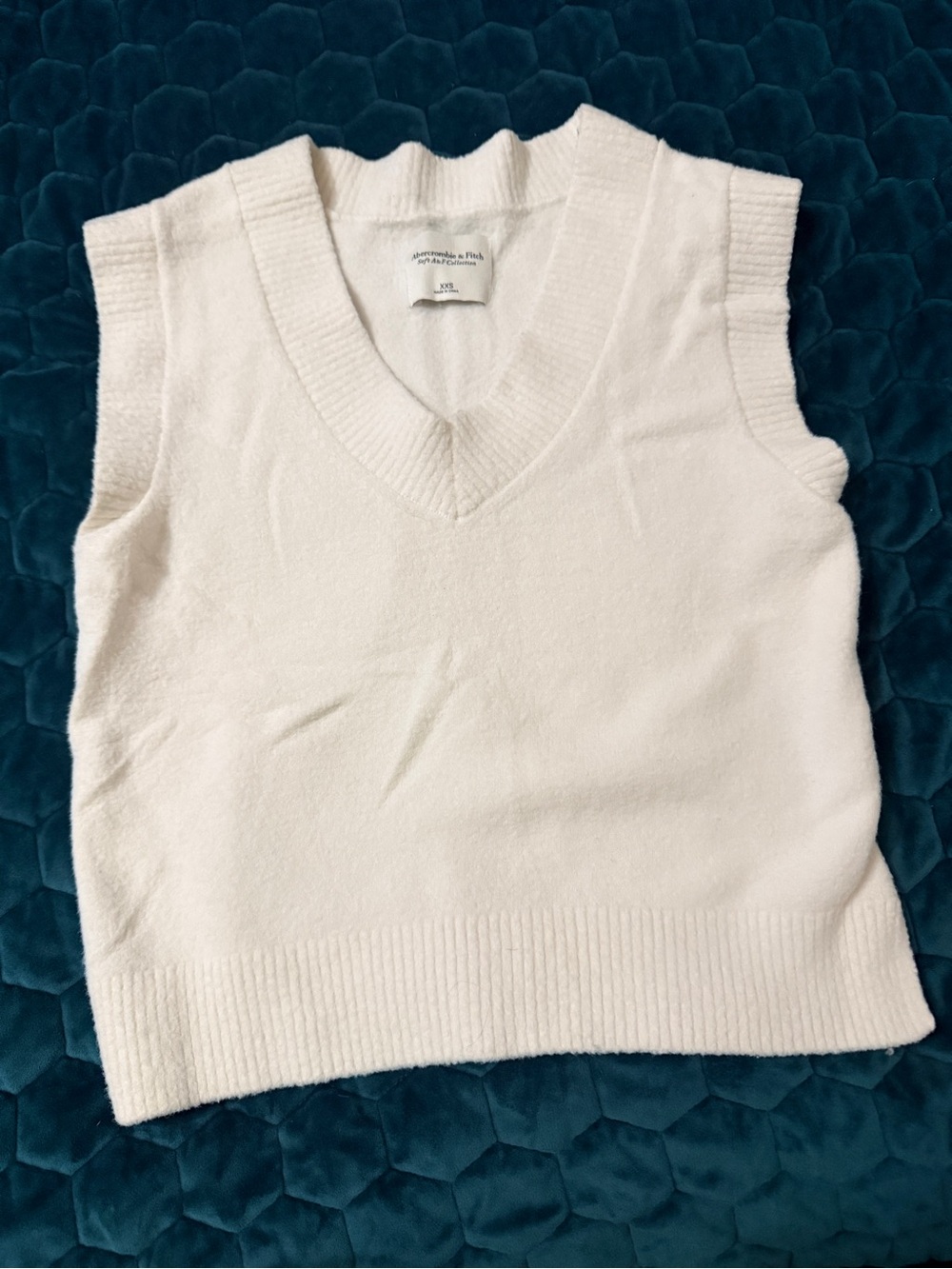 Abercrombie & Fitch Cream White V-Neck Knit Sweater Vest